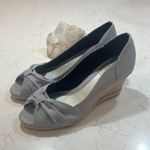 LifeStride Rhonda Blue White Striped Peep Toe Espadrille Wedge Shoes 7.5